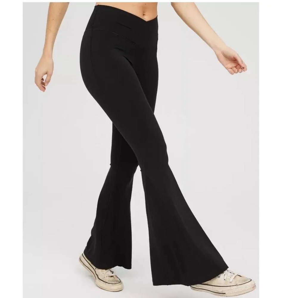 OFFLINE by Aerie Real Me Super Flare Legging Black Crossover XL - Picture 1 of 10